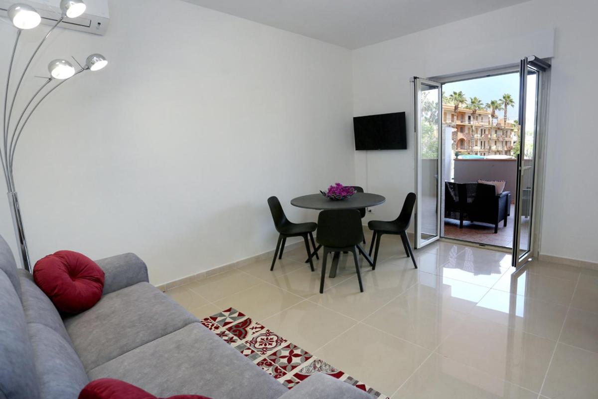 Naxos Sicilian Luxury Apartment Giardini Naxos